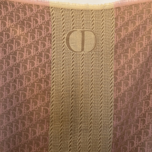 CD Scarf - Picture 2 of 7